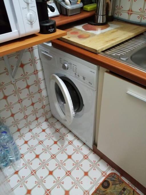 LatteAmpio Monolocale Con Terrazzo - A 2 Passi Dal Mareアパートメント エクステリア 写真