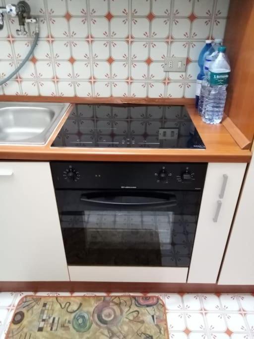 LatteAmpio Monolocale Con Terrazzo - A 2 Passi Dal Mareアパートメント エクステリア 写真