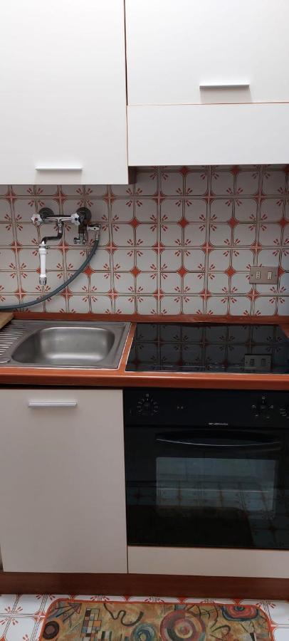 LatteAmpio Monolocale Con Terrazzo - A 2 Passi Dal Mareアパートメント エクステリア 写真